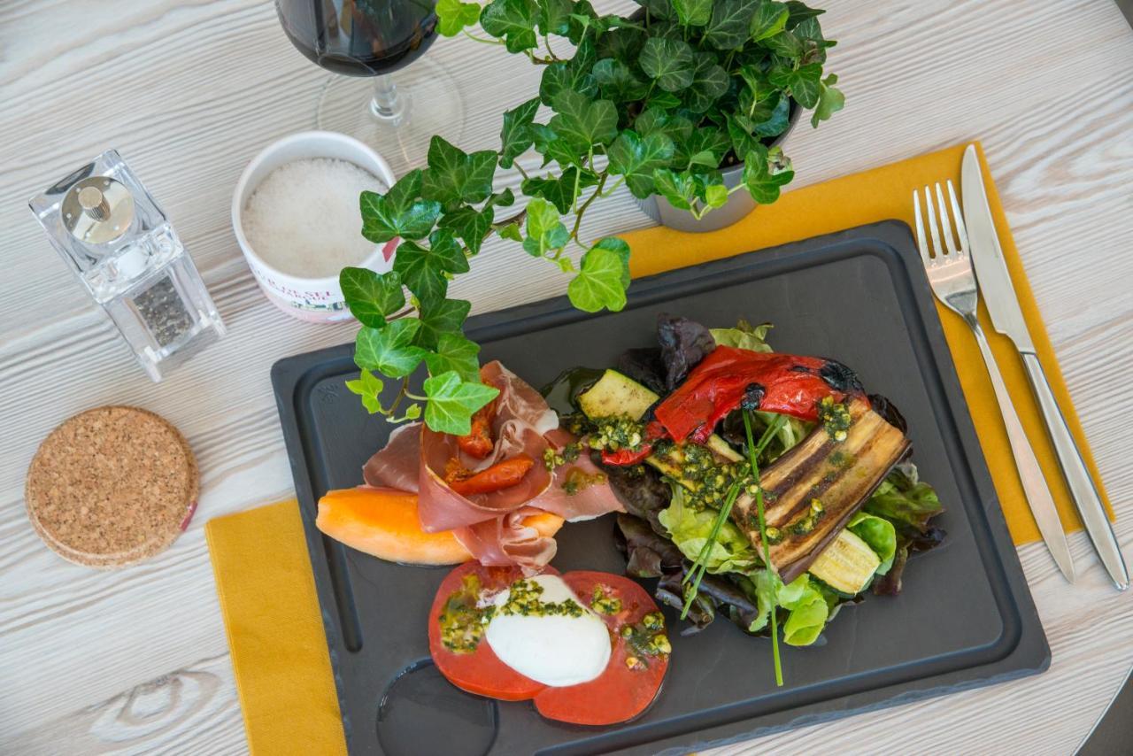 Ibis Styles Pertuis Portes Du Luberon Εξωτερικό φωτογραφία