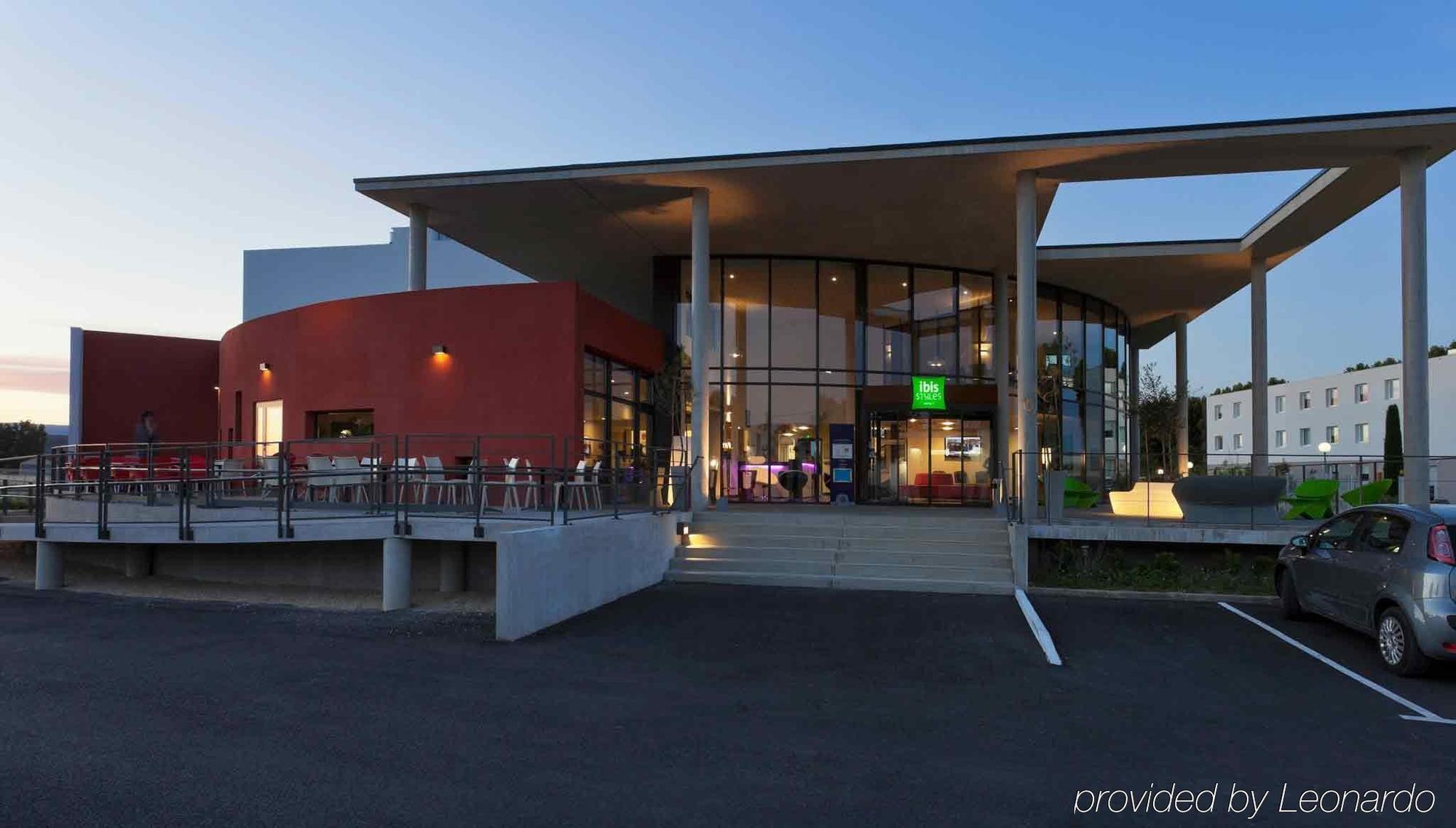 Ibis Styles Pertuis Portes Du Luberon Εξωτερικό φωτογραφία