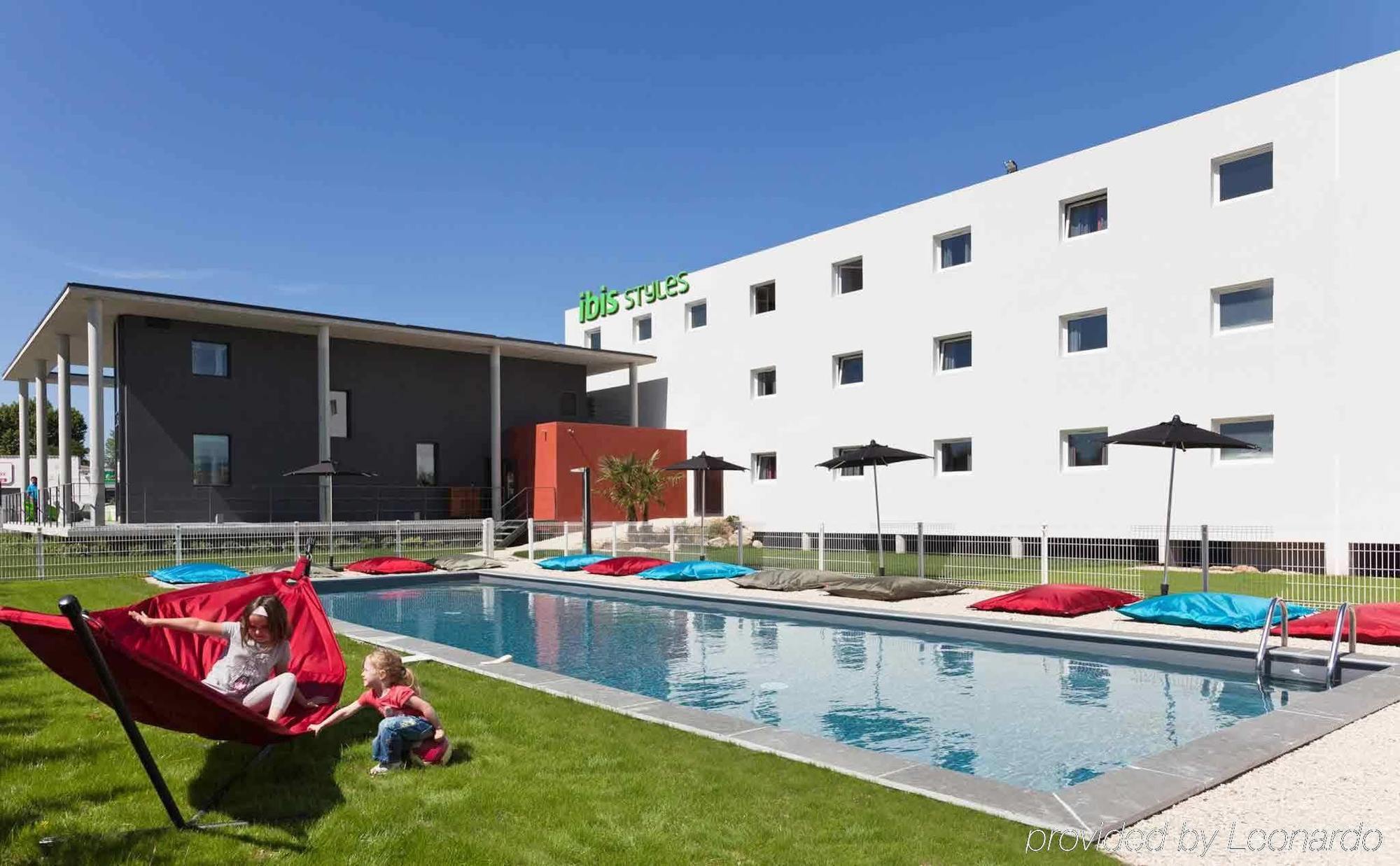 Ibis Styles Pertuis Portes Du Luberon Εξωτερικό φωτογραφία